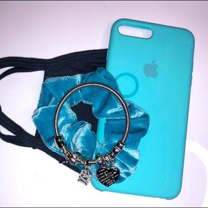 Iphone case & scrunchie set!
